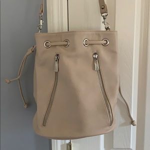 Express Bucket Bag